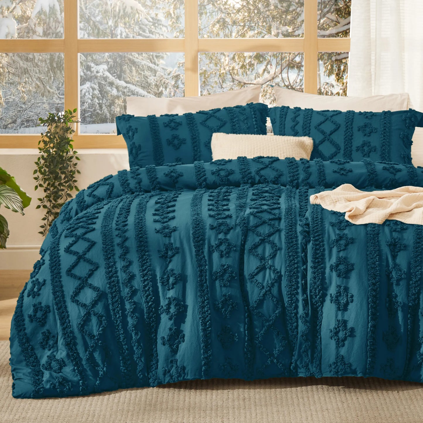 Boho Quilted Bedding Set – 3 Piece Lightweight Coverlet with Matching Pillow Shams