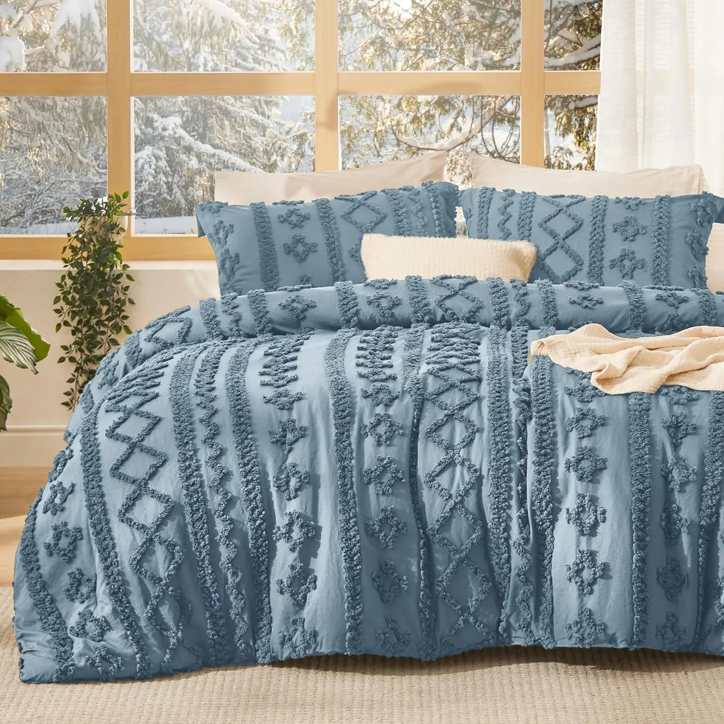 Boho Quilted Bedding Set – 3 Piece Lightweight Coverlet with Matching Pillow Shams