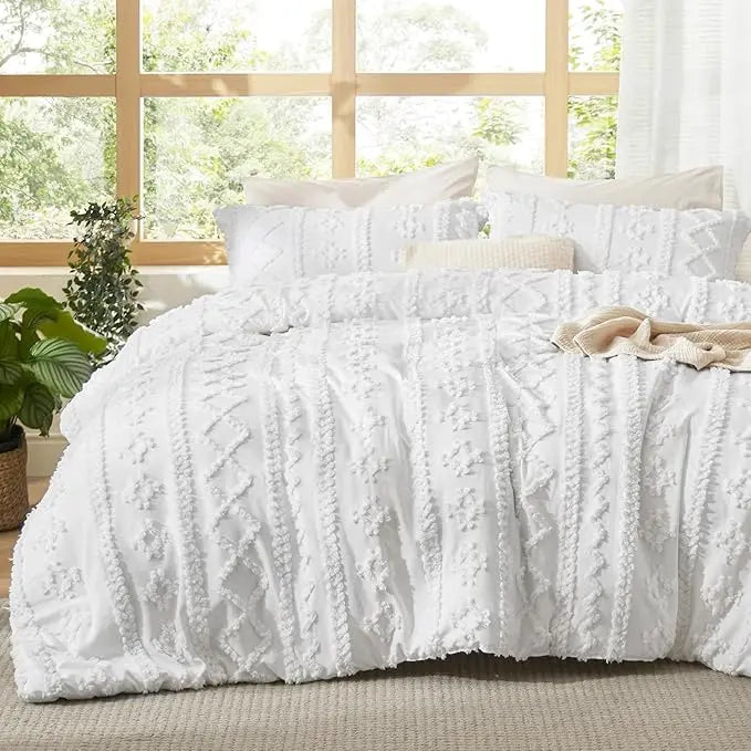 Boho Quilted Bedding Set – 3 Piece Lightweight Coverlet with Matching Pillow Shams