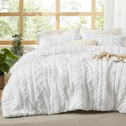 Boho Quilted Bedding Set – 3 Piece Lightweight Coverlet with Matching Pillow Shams