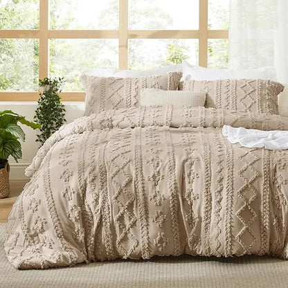 Boho Quilted Bedding Set – 3 Piece Lightweight Coverlet with Matching Pillow Shams