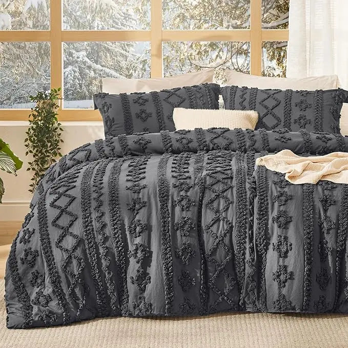Boho Quilted Bedding Set – 3 Piece Lightweight Coverlet with Matching Pillow Shams