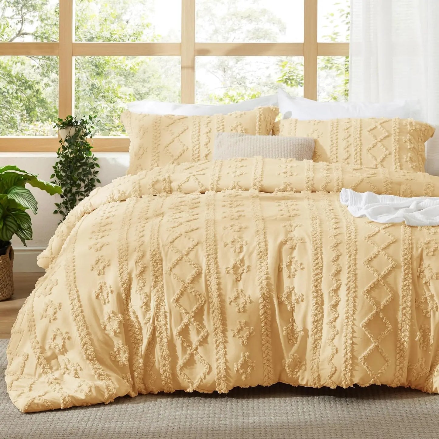 Boho Quilted Bedding Set – 3 Piece Lightweight Coverlet with Matching Pillow Shams