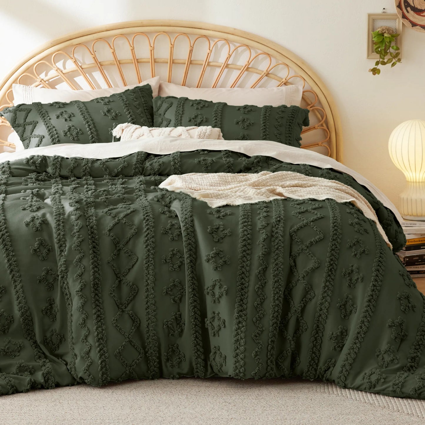 Boho Quilted Bedding Set – 3 Piece Lightweight Coverlet with Matching Pillow Shams