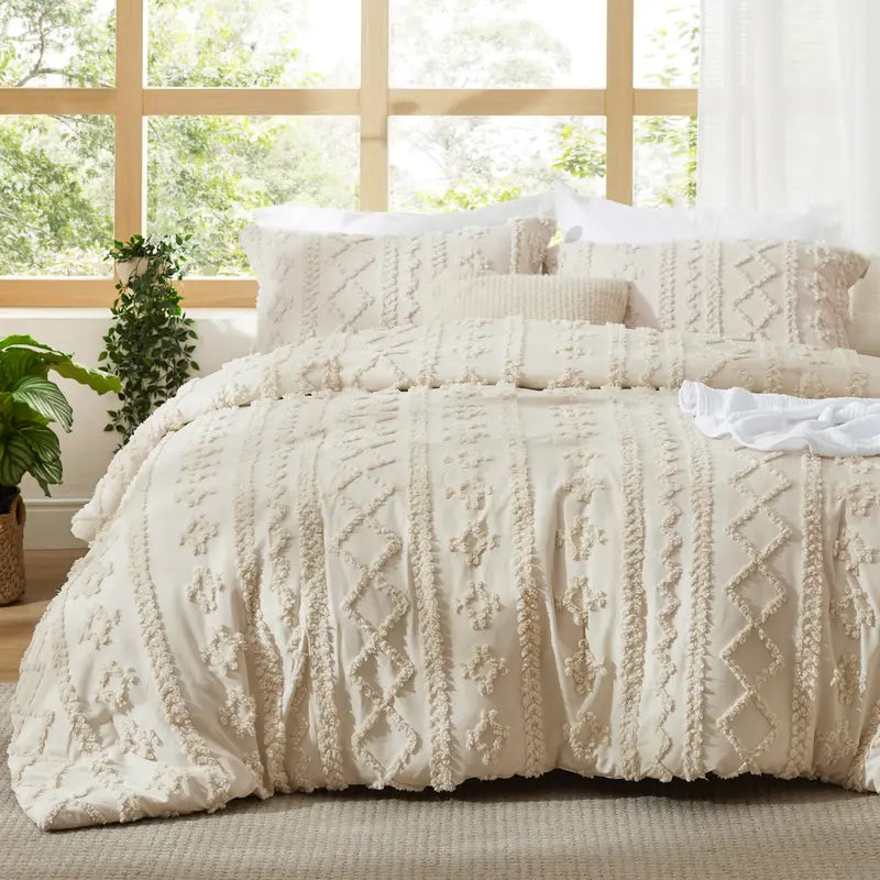 Boho Quilted Bedding Set – 3 Piece Lightweight Coverlet with Matching Pillow Shams