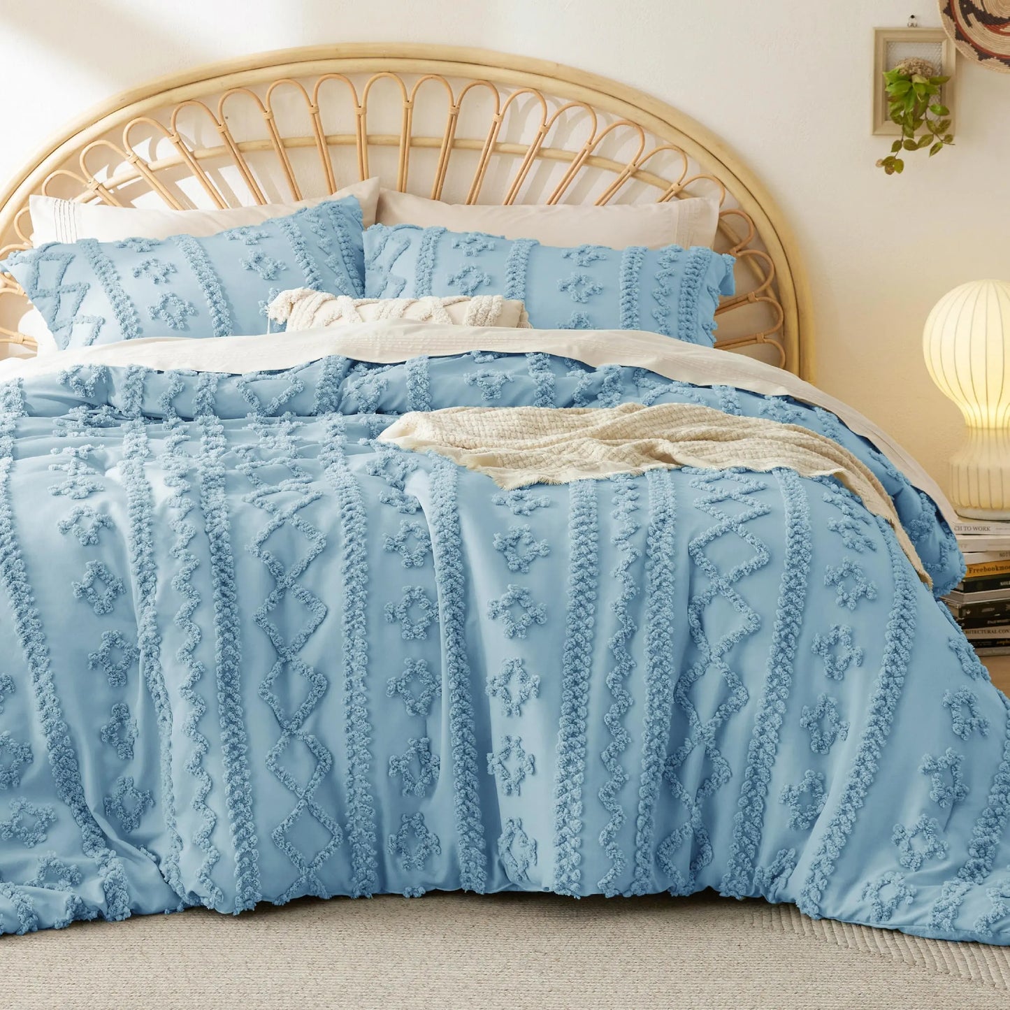 Boho Quilted Bedding Set – 3 Piece Lightweight Coverlet with Matching Pillow Shams