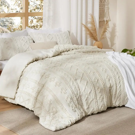 Boho Quilted Bedding Set – 3 Piece Lightweight Coverlet with Matching Pillow Shams